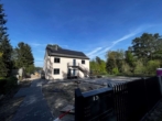 straßenseitiger Blick - Modern saniertes Mehrfamilienhaus am Wasser