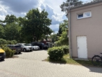 Mieterparkplatz - Schöne 2-Zi-Wohnung im EG mit Terrasse und Gartenbereich in Zeesen zu vermieten